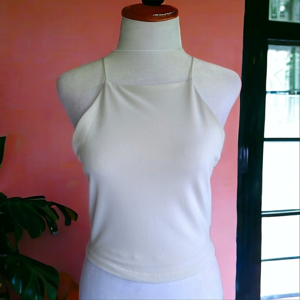 Forever 21 White Cropped Halter Top Size Medium